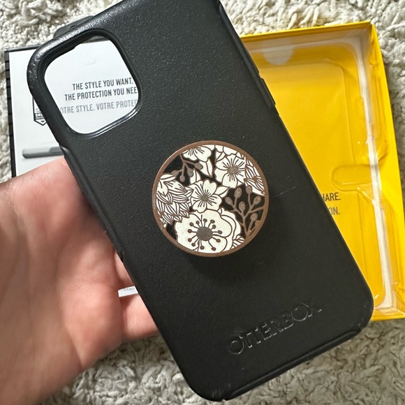 OtterBox PopSocket iPhone 11 Pro Phone Case - Picture 4 of 4